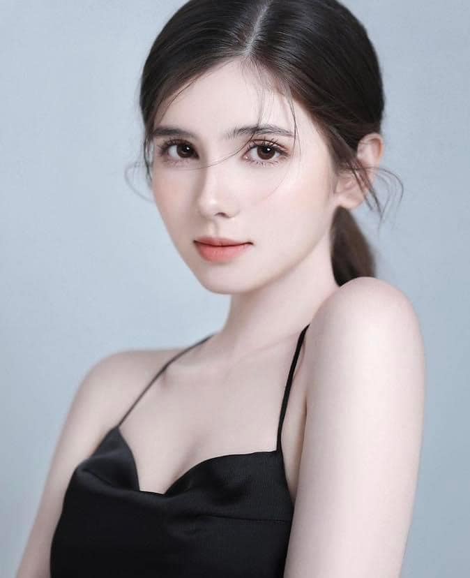 18 Gái Đẹp – Nét Đẹp Tuổi Học Trò Thu Hút Mọi Ánh Nhìn